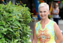 Santa’s many helpers chip in $2