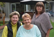 Hospice op shop protest