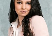 Author to give advice