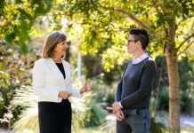 Top science prize for USC ecologist helping wildlife