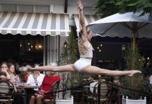 Class acts draw tourists