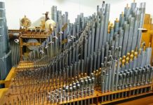 Theatre toasts 100 years grand finale