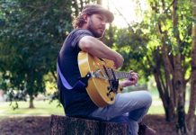 Free live music in Eumundi