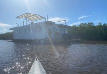 ‘Derelict houseboats’ cause marine dangers