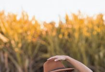 Another Tamworth nod for Noosa’s Sari Abbott