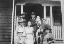 Hoopers reunite in beloved Noosa