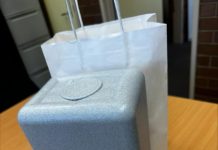 Box of unknown ashes found in Noosa Heads