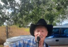 Country music at Yandina