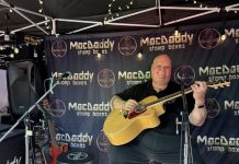 Surprise performances at Muster stall