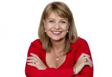 She Sings for the Sistas comes to Noosa