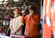 Australian Idol 2025 winner draws crowd for Noosa pop up show