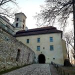 3005AMRITA_478648_10