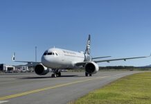 Air New Zealand passengers welcomed back to Noosa