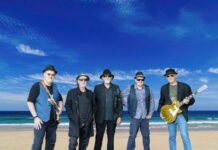 Claptomaniacs in town