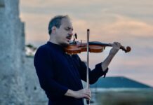 Jazz violinist at the Majestic