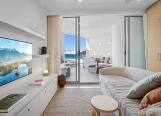 Beachfront glamour in centre of Hastings St