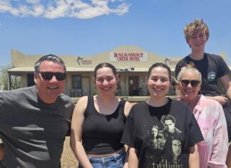 Noosa show tours country