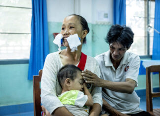 Noosa locals dig deep